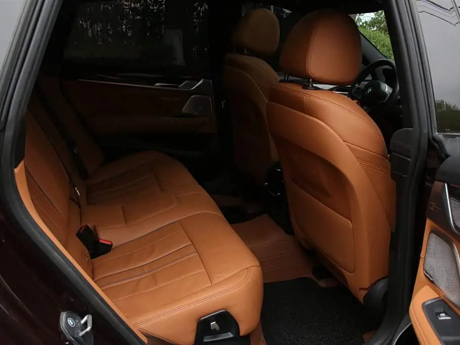 BMW 6 Series GT 2017 — Photo 11/18
