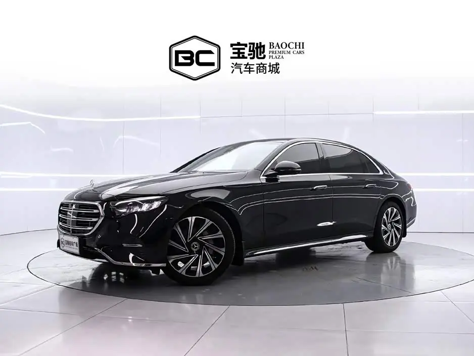 Mercedes-Benz E-Class 2025 — Photo 1/20