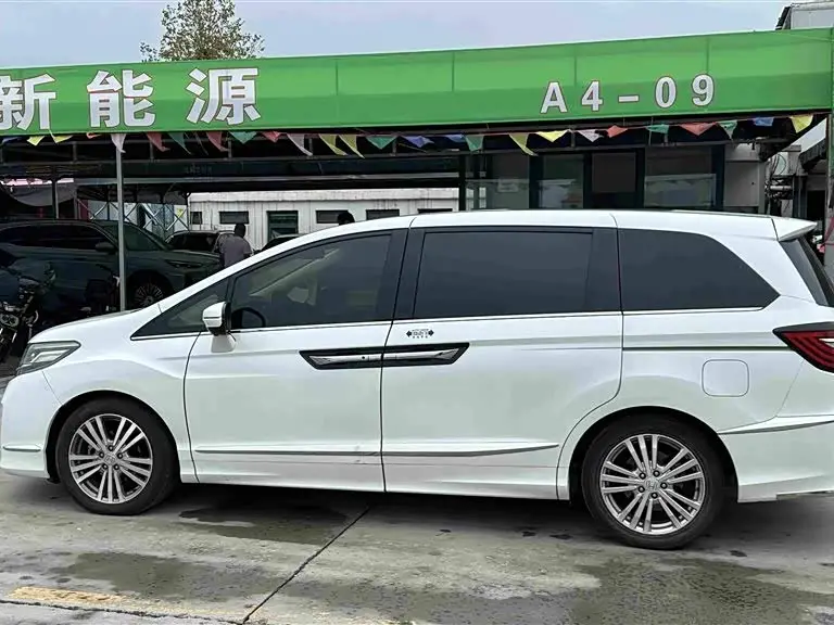 Honda Elysion 2019 — Photo 5/14
