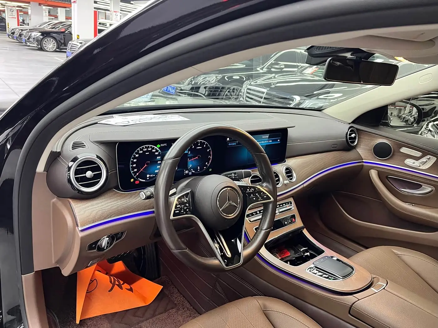Mercedes-Benz E-Class 2023 — Photo 5/12