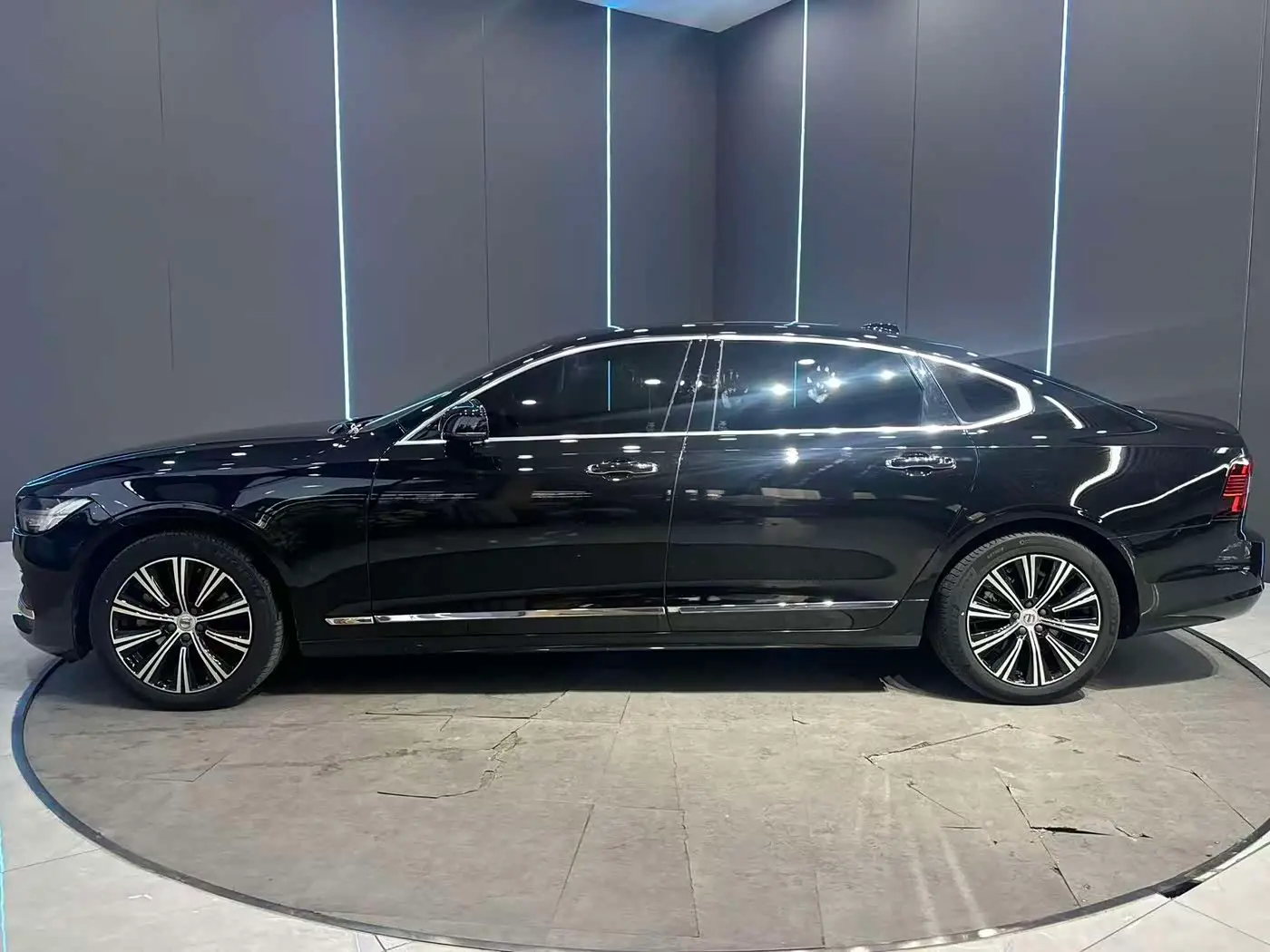 Volvo S90 2021 — Photo 4/12