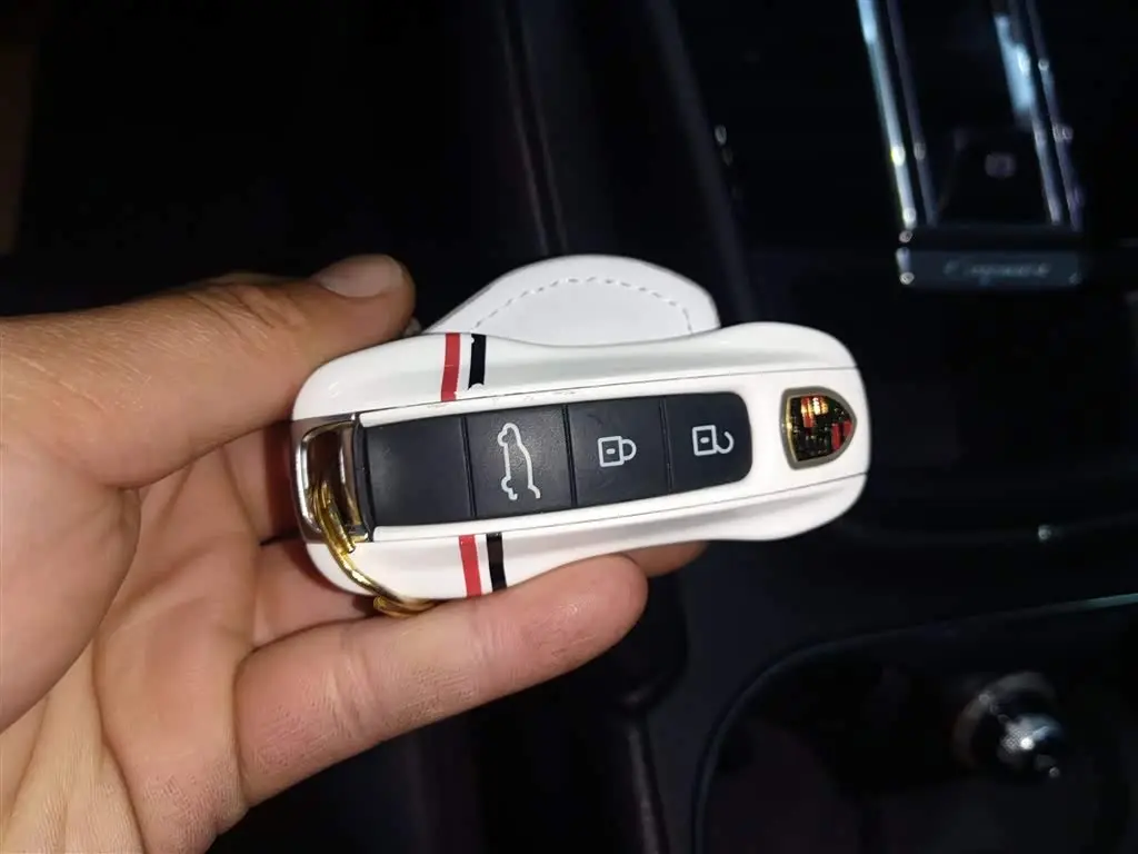 Porsche Cayenne 2018 — Photo 17/20