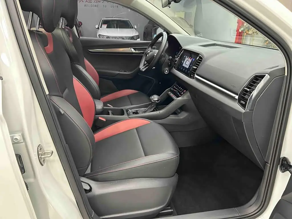 Škoda Karoq 2024 — Photo 18/20