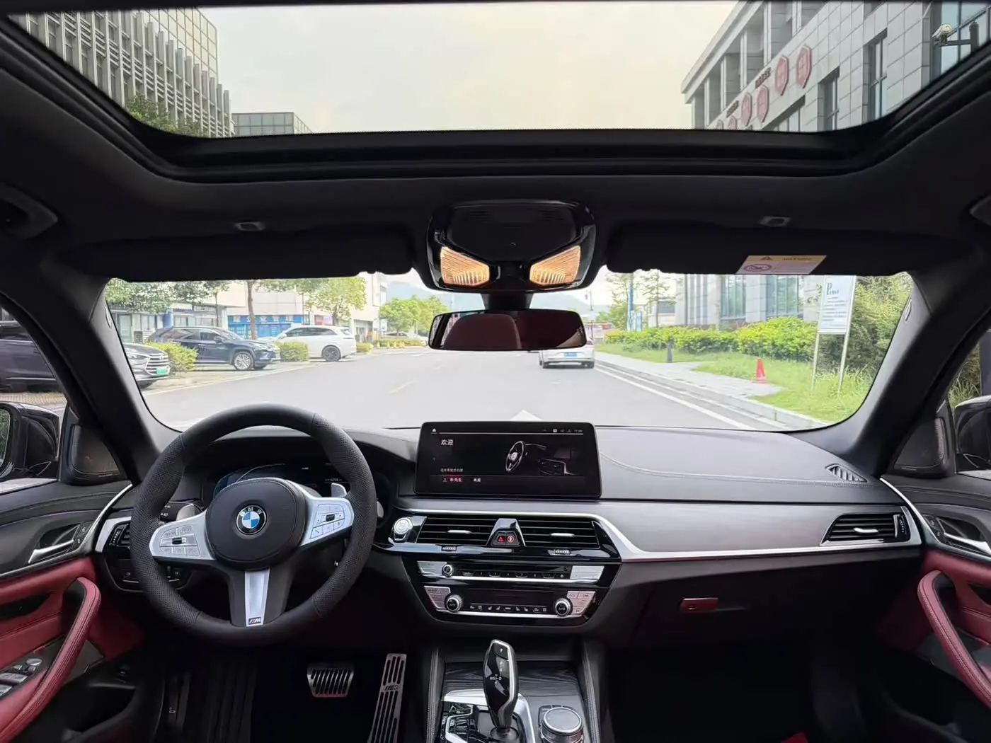 BMW 5 Series 2022 — Photo 11/19