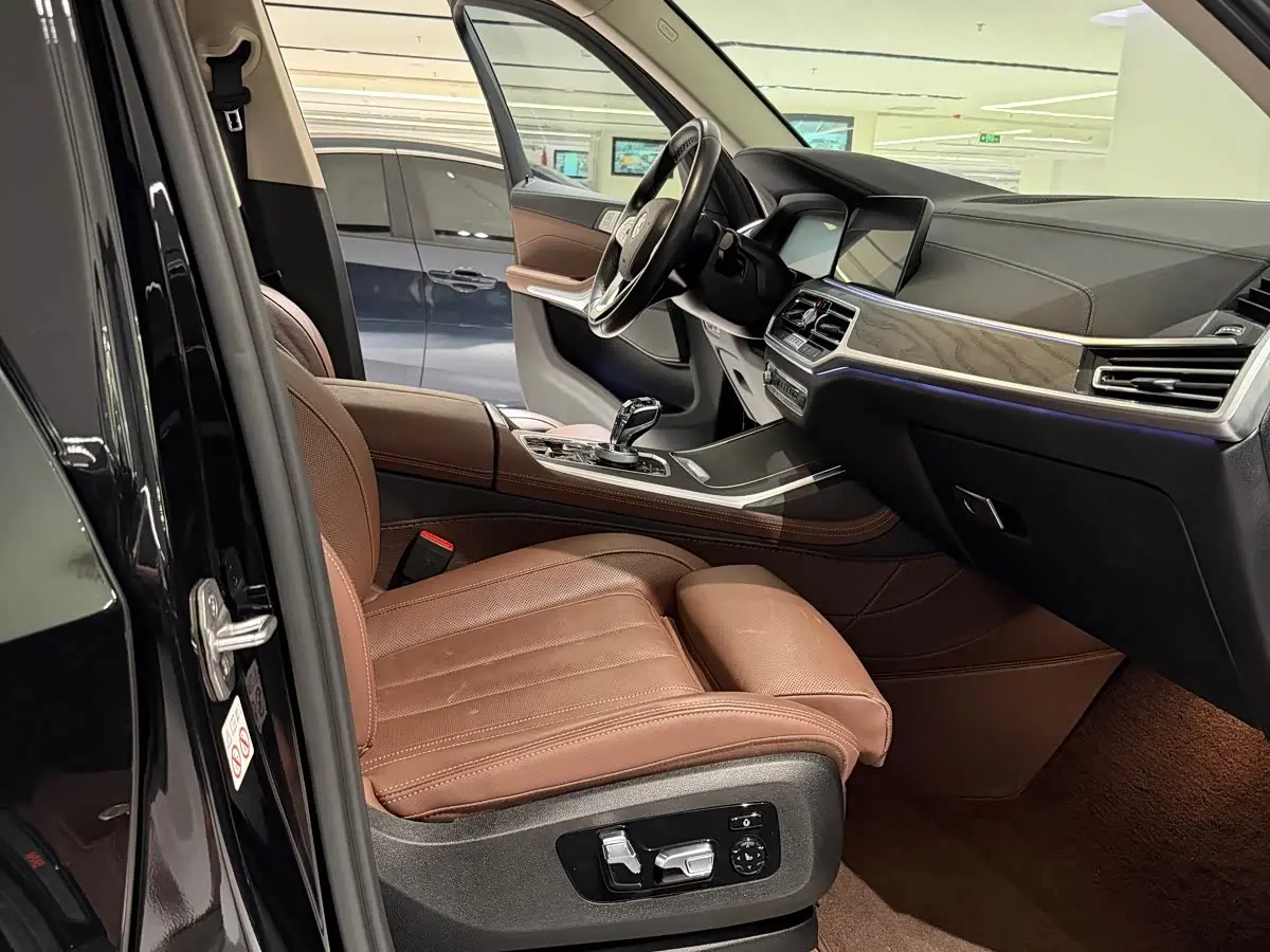 BMW X7 2022 — Şəkil 9/19