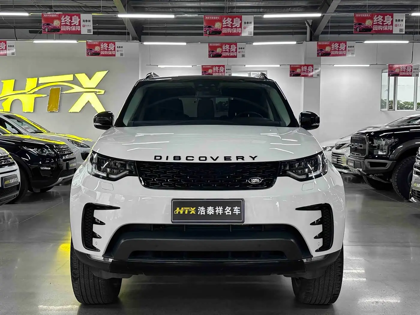 Land Rover Discovery 2018 — Фото 2/9