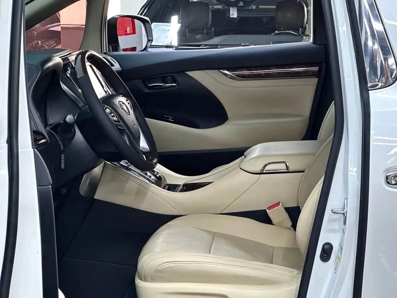 Toyota Alphard 2018 — Фото 4/20