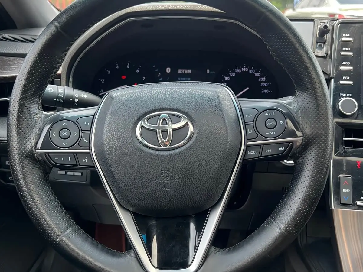 Toyota Avalon 2021 — Photo 14/20