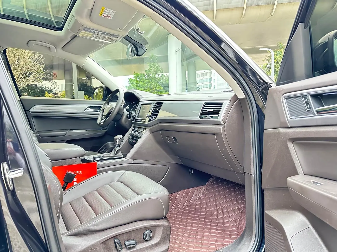 Volkswagen Teramont 2018 — Photo 11/20