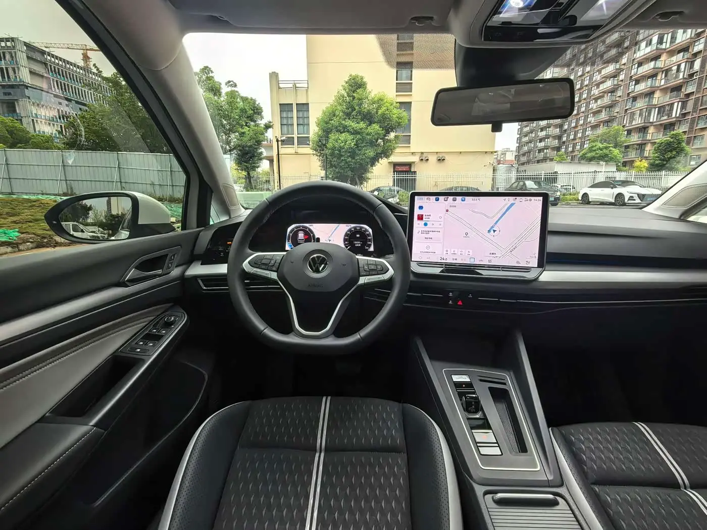 Volkswagen Golf 2025 — Şəkil 16/20