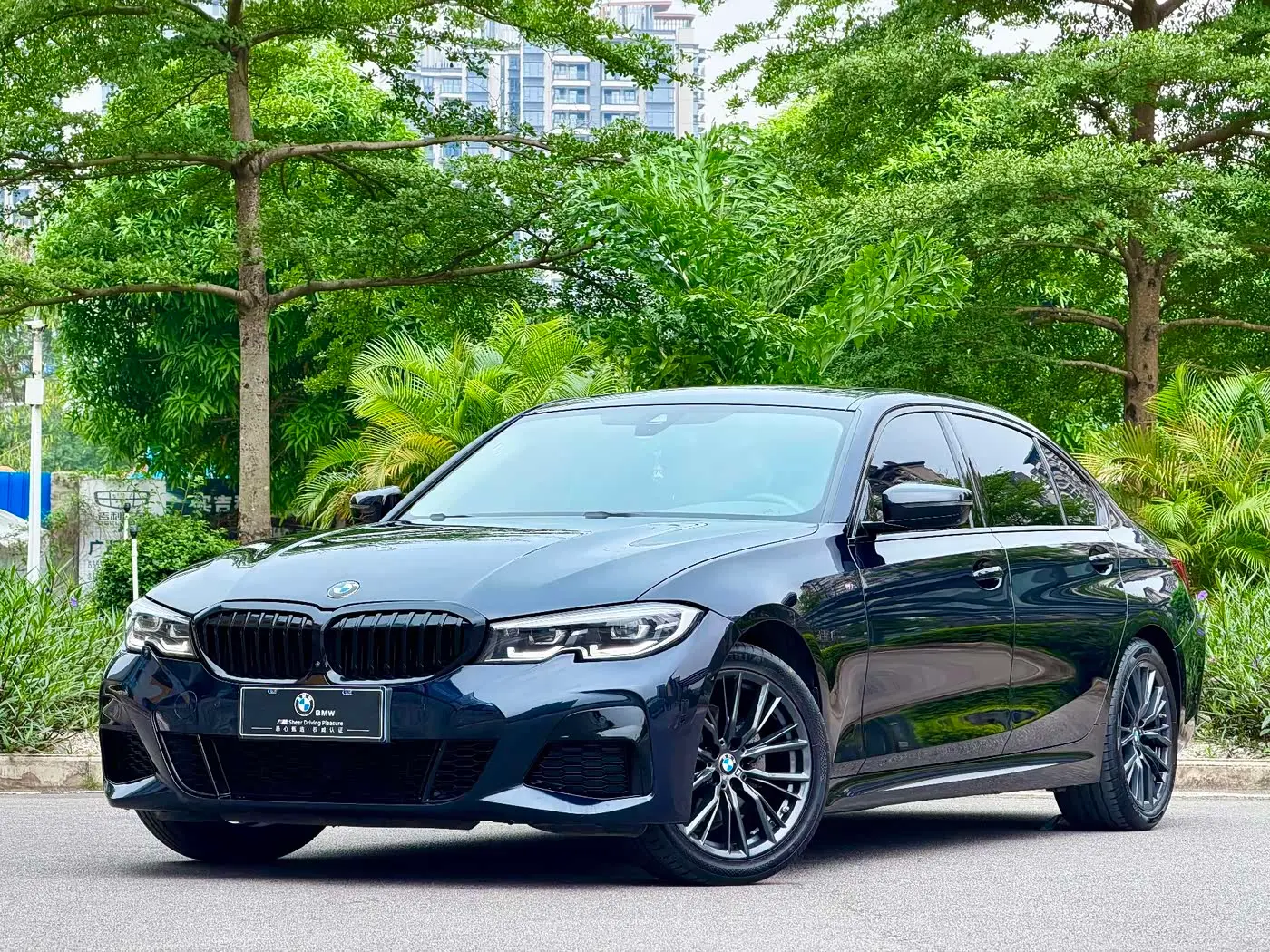 BMW 3 Series 2022 — Фото 1/15