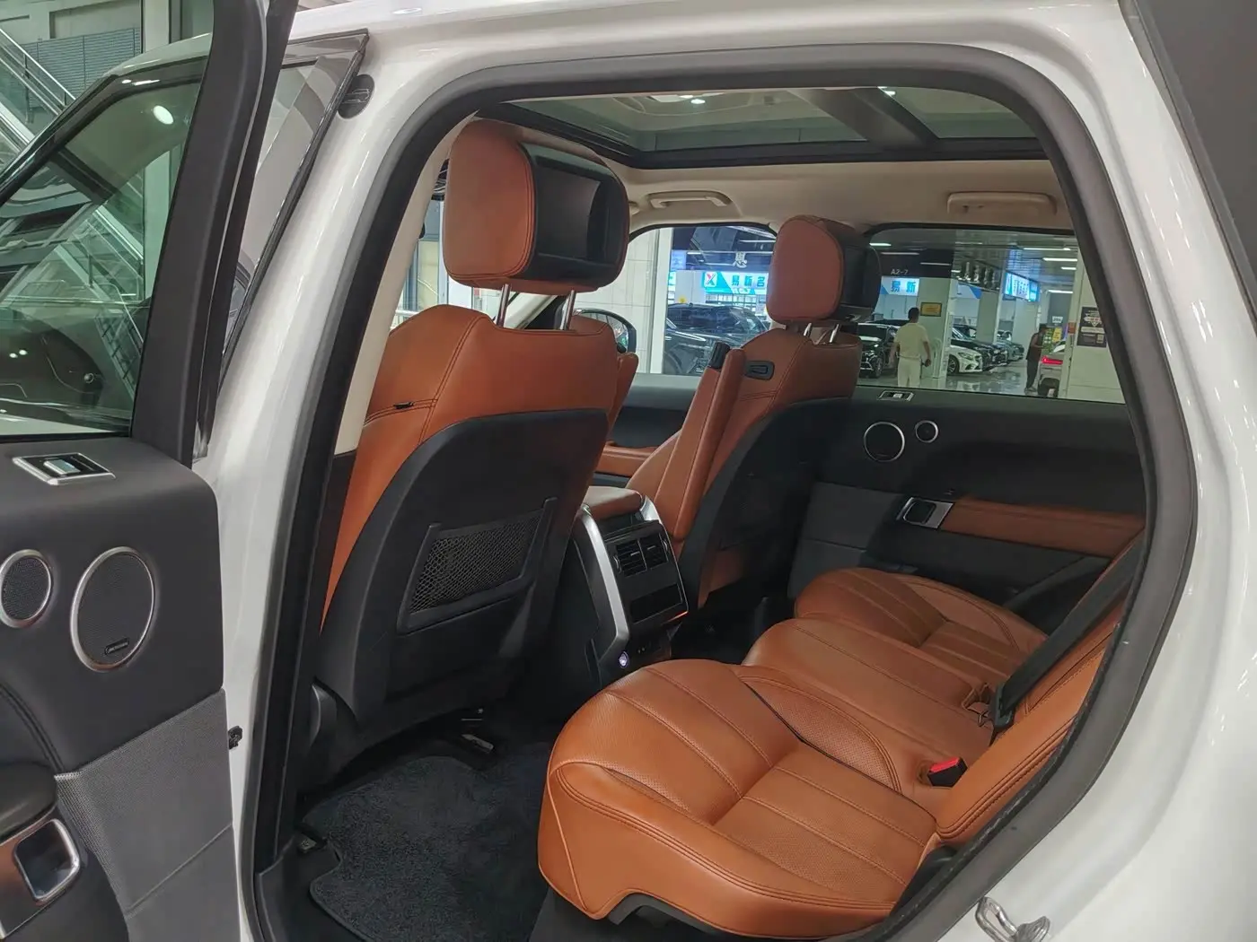 Land Rover Range Rover Sport 2016 — Photo 4/9