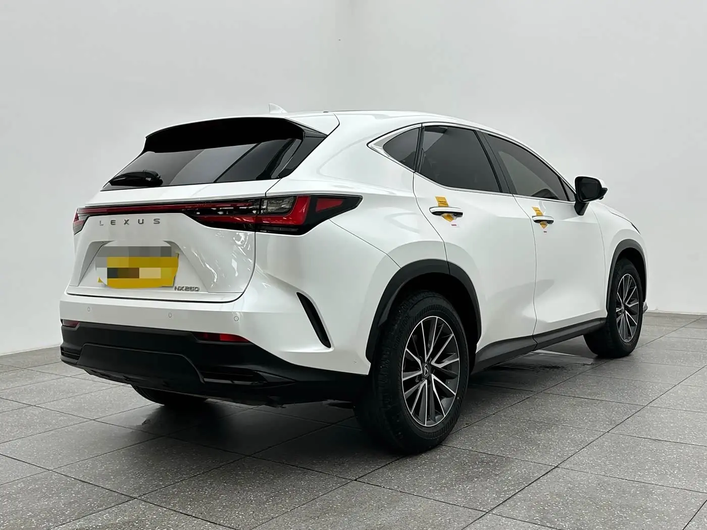 Lexus NX 2023 — Photo 6/19
