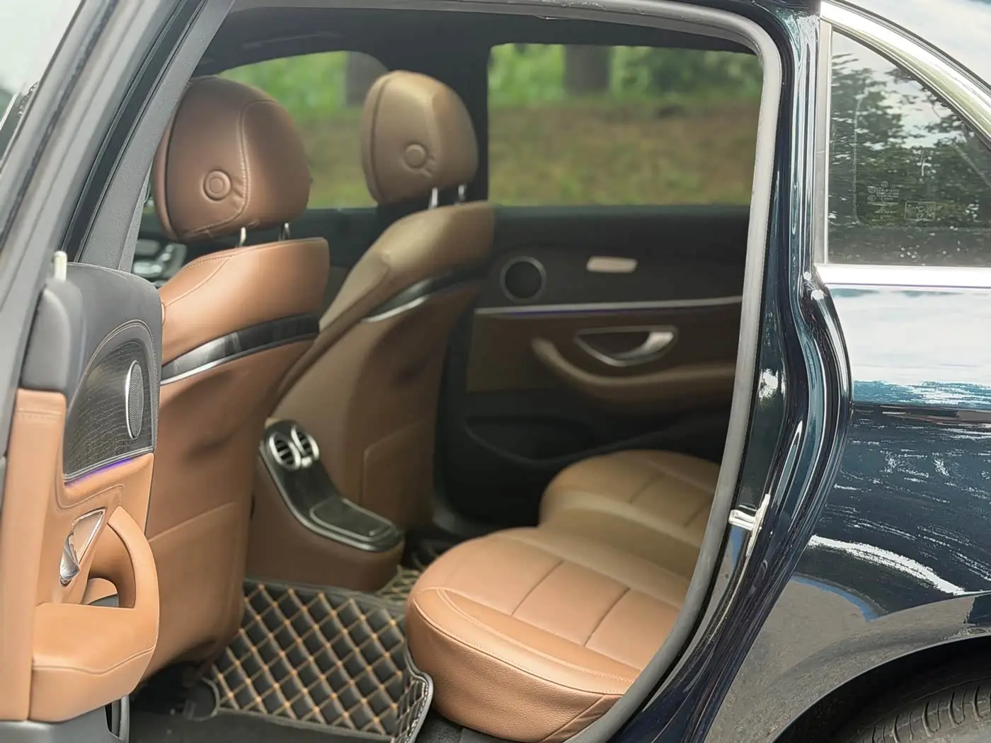 Mercedes-Benz E-Class 2021 — Фото 11/17