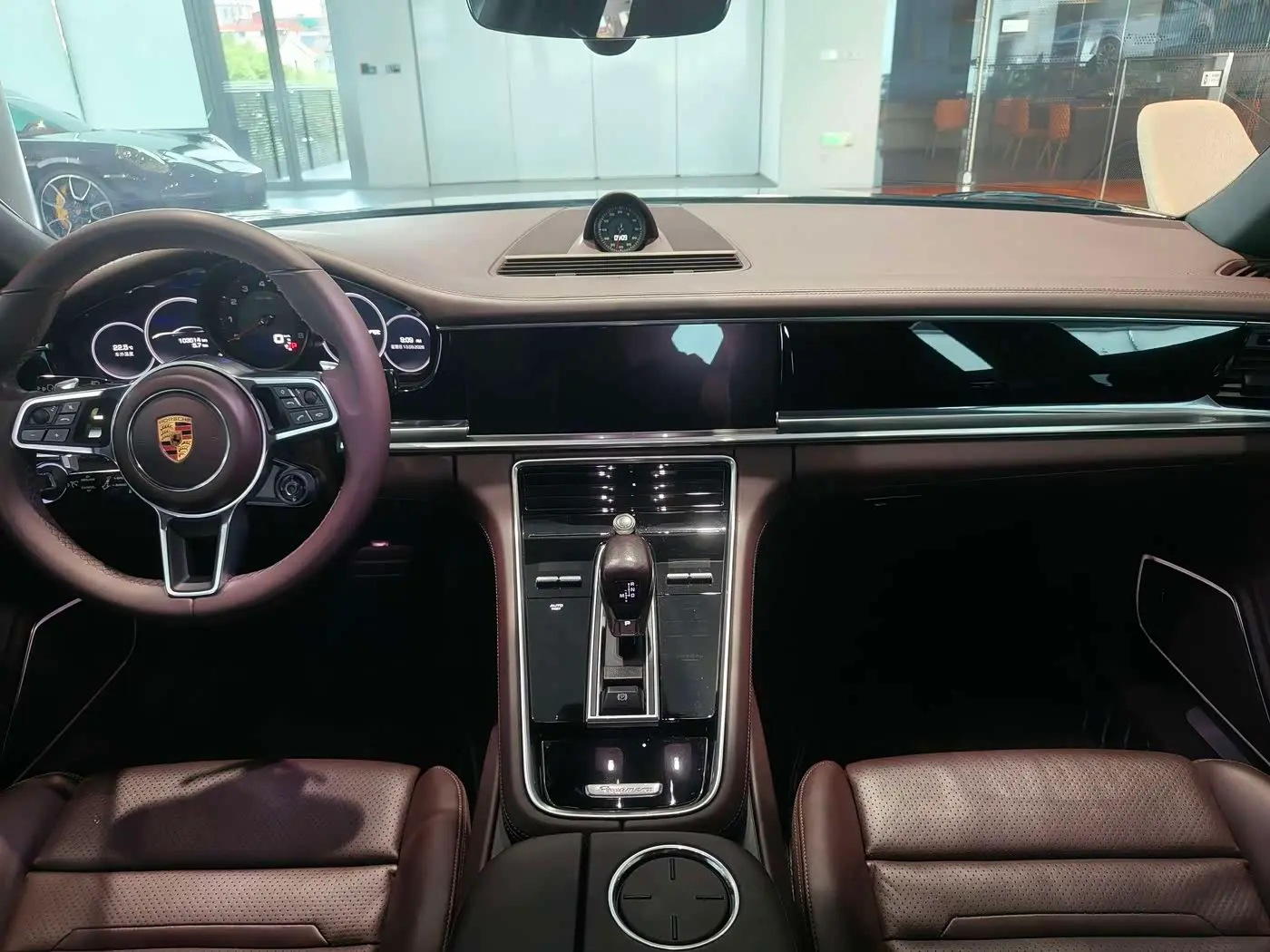 Porsche Panamera 2019 — Photo 7/10