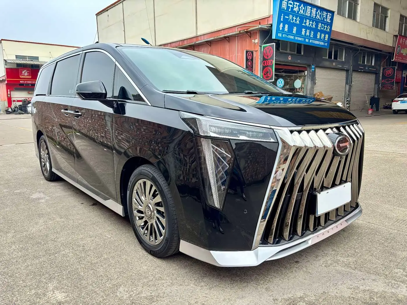 GAC Trumpchi Trumpchi M8 2024 — Photo 3/17