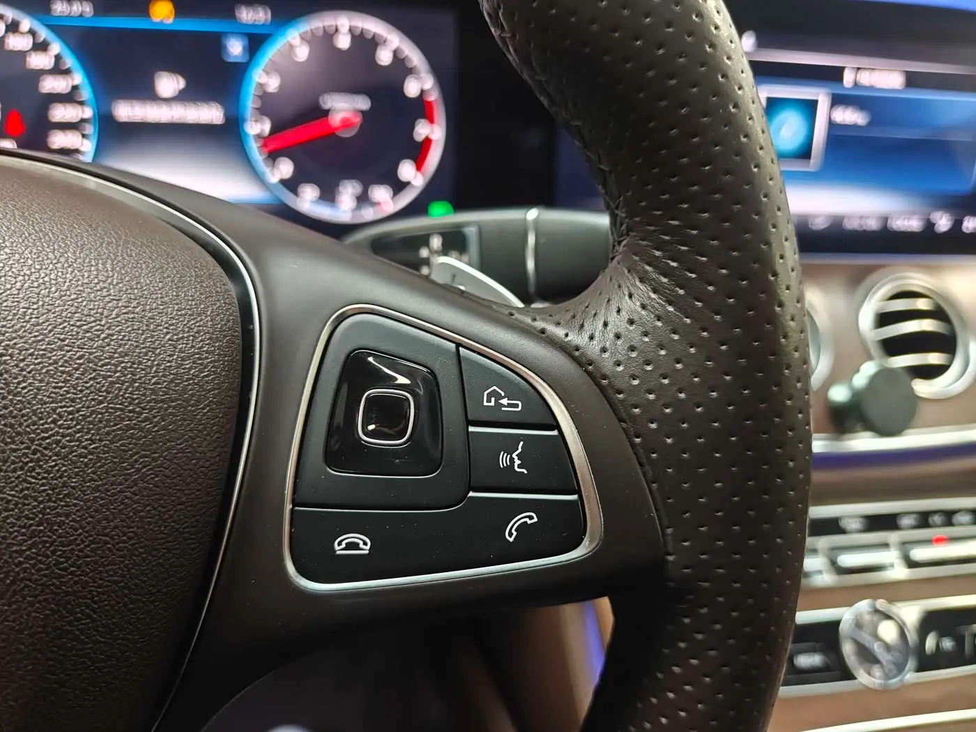Mercedes-Benz E-Class 2017 — Şəkil 11/20