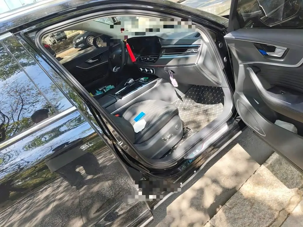 Hongqi HS5 2025 — Photo 19/20