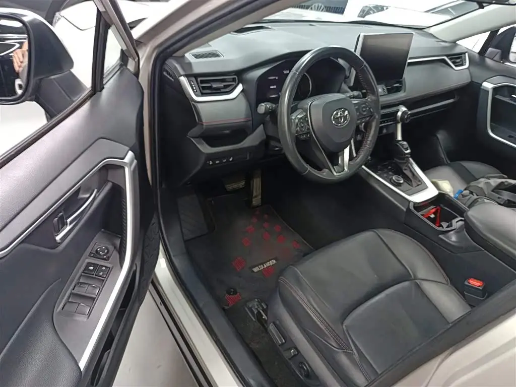 Toyota Wildlander New Energy 2023 — Photo 16/20