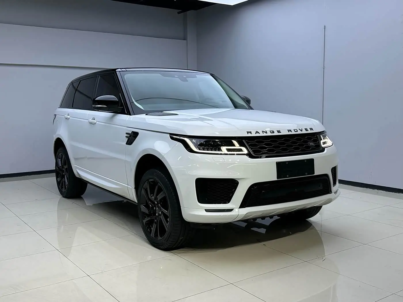 Land Rover Range Rover Sport 2019 — Фото 3/16