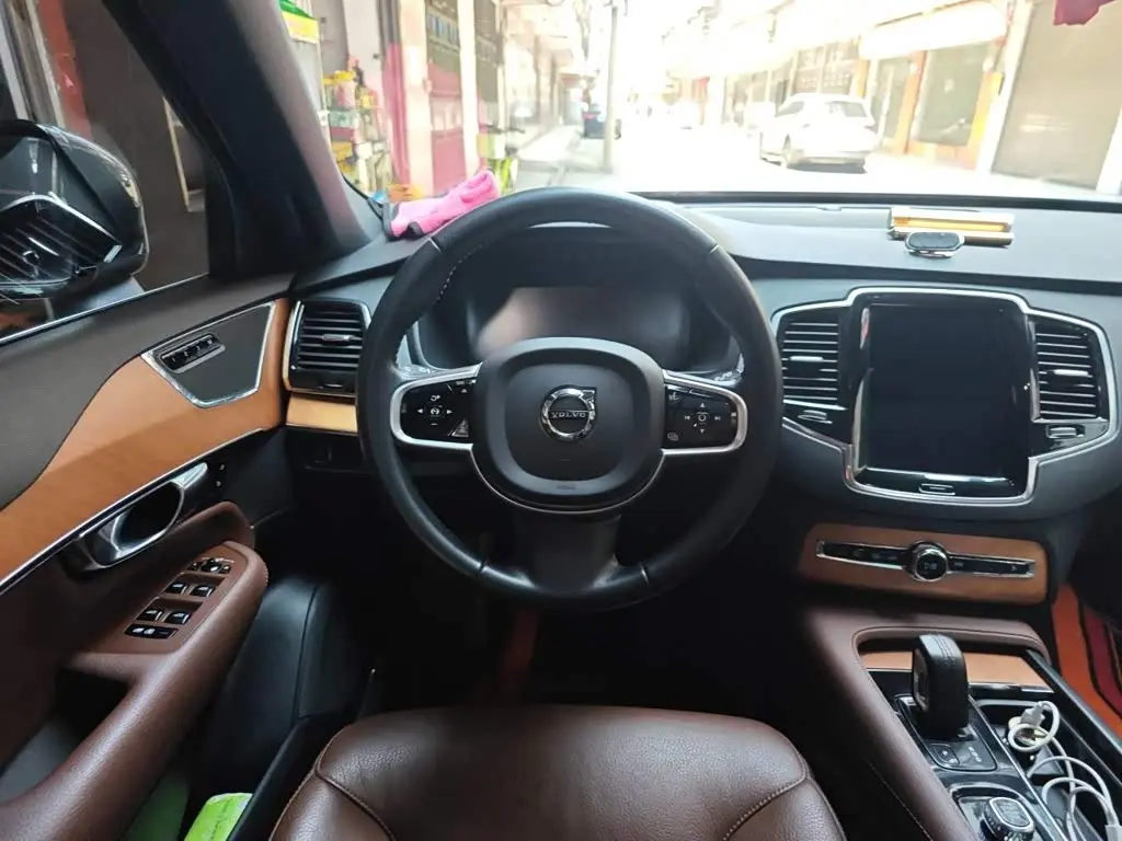 Volvo XC90 2020 — Photo 3/20