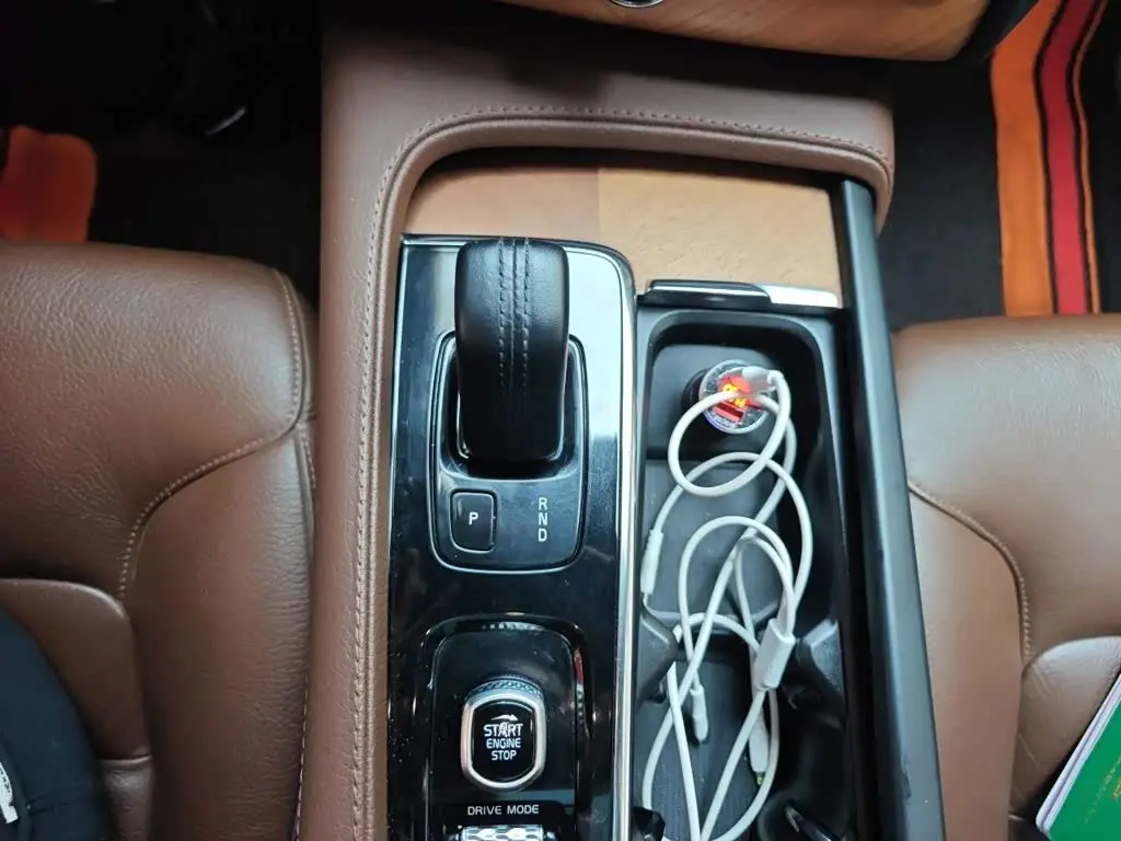Volvo XC90 2020 — Photo 7/20