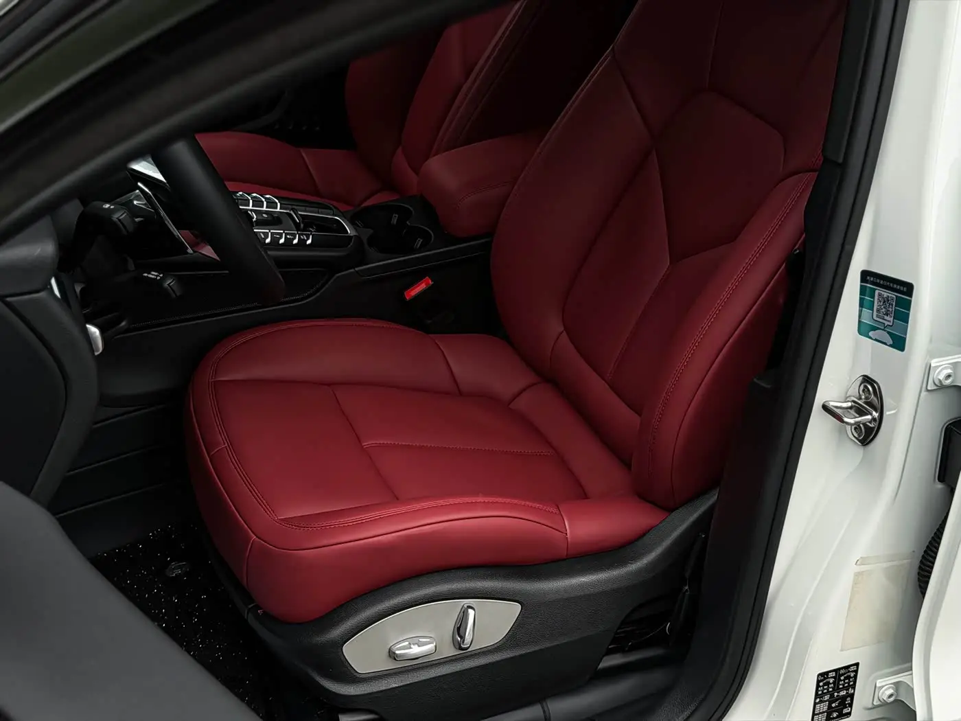 Porsche Macan 2019 — Photo 9/16