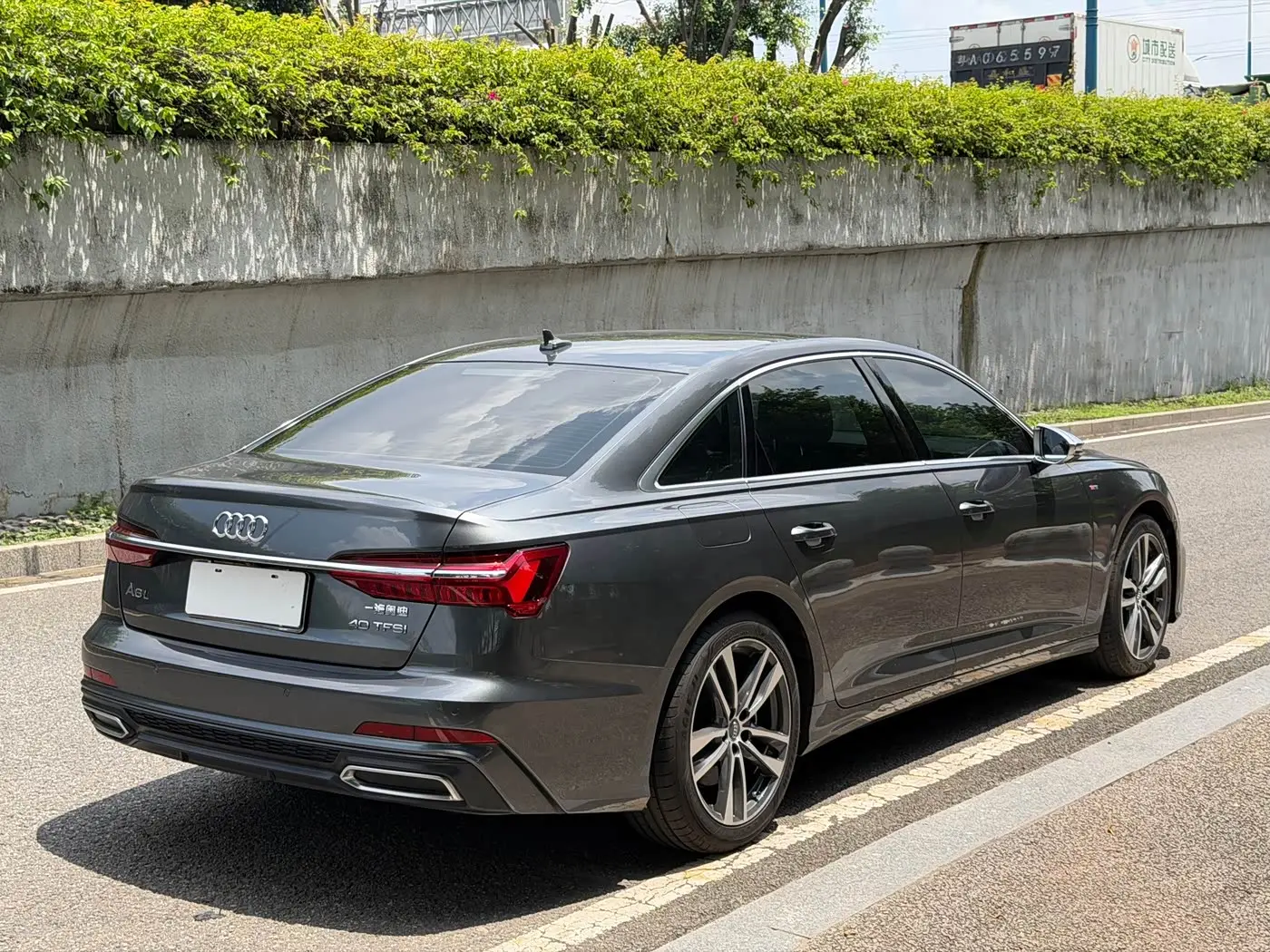Audi A6L 2021 — ფოტო 8/19