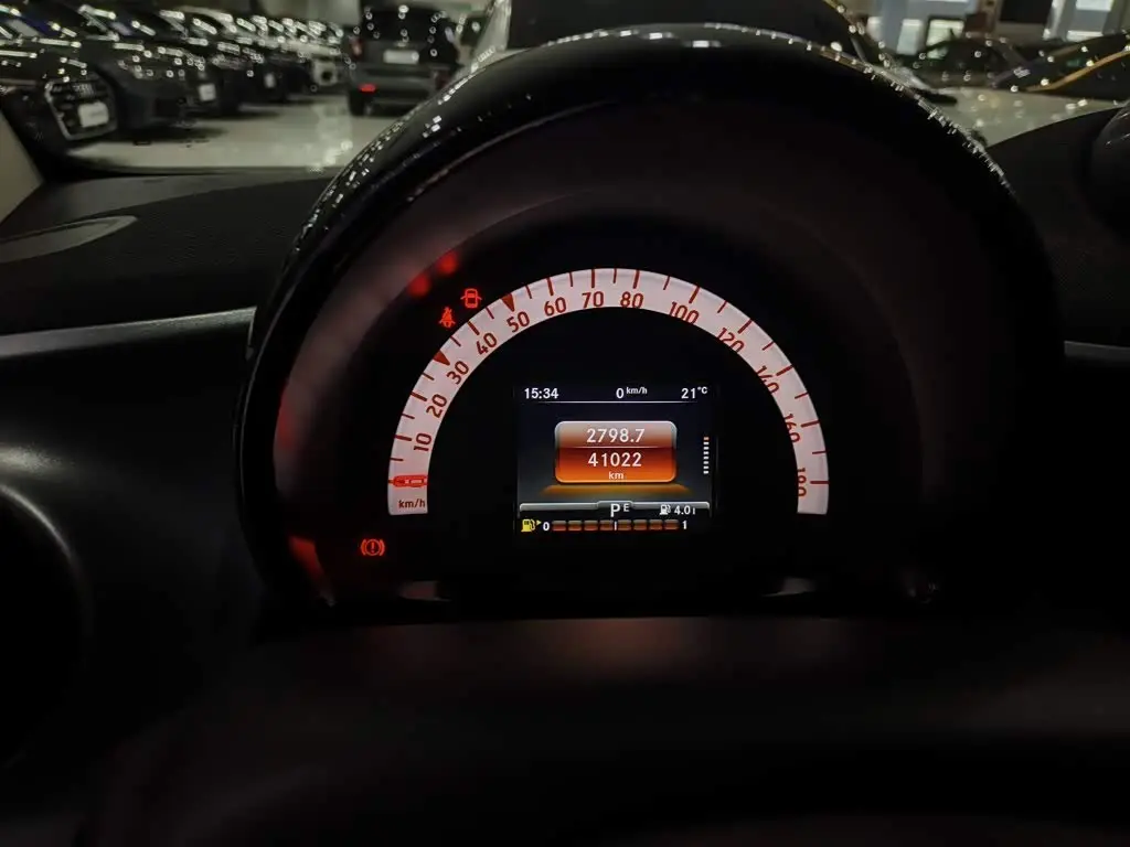 smart fortwo 2019 — Фото 8/20