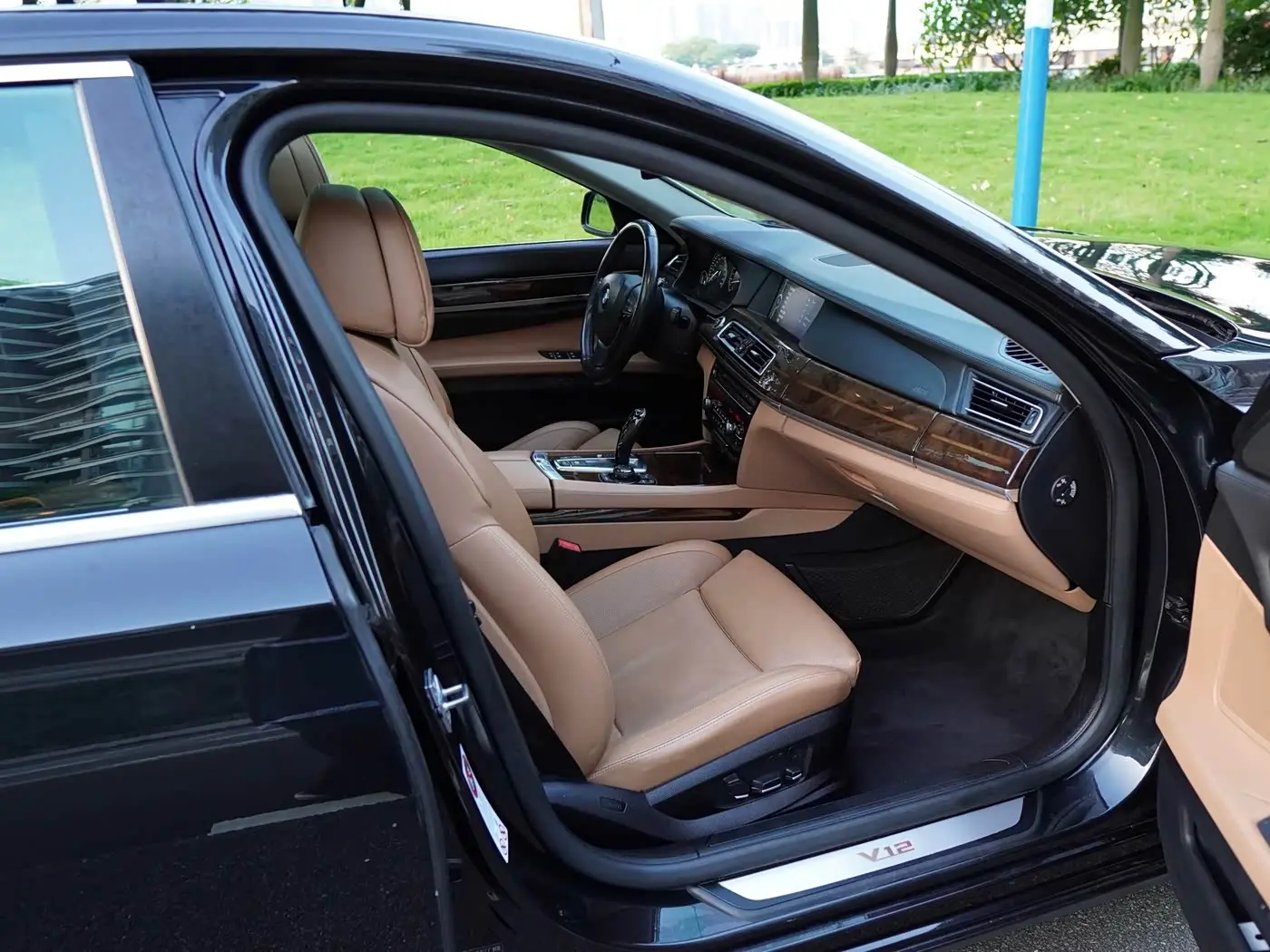 BMW 7 Series 2012 — Фото 15/20