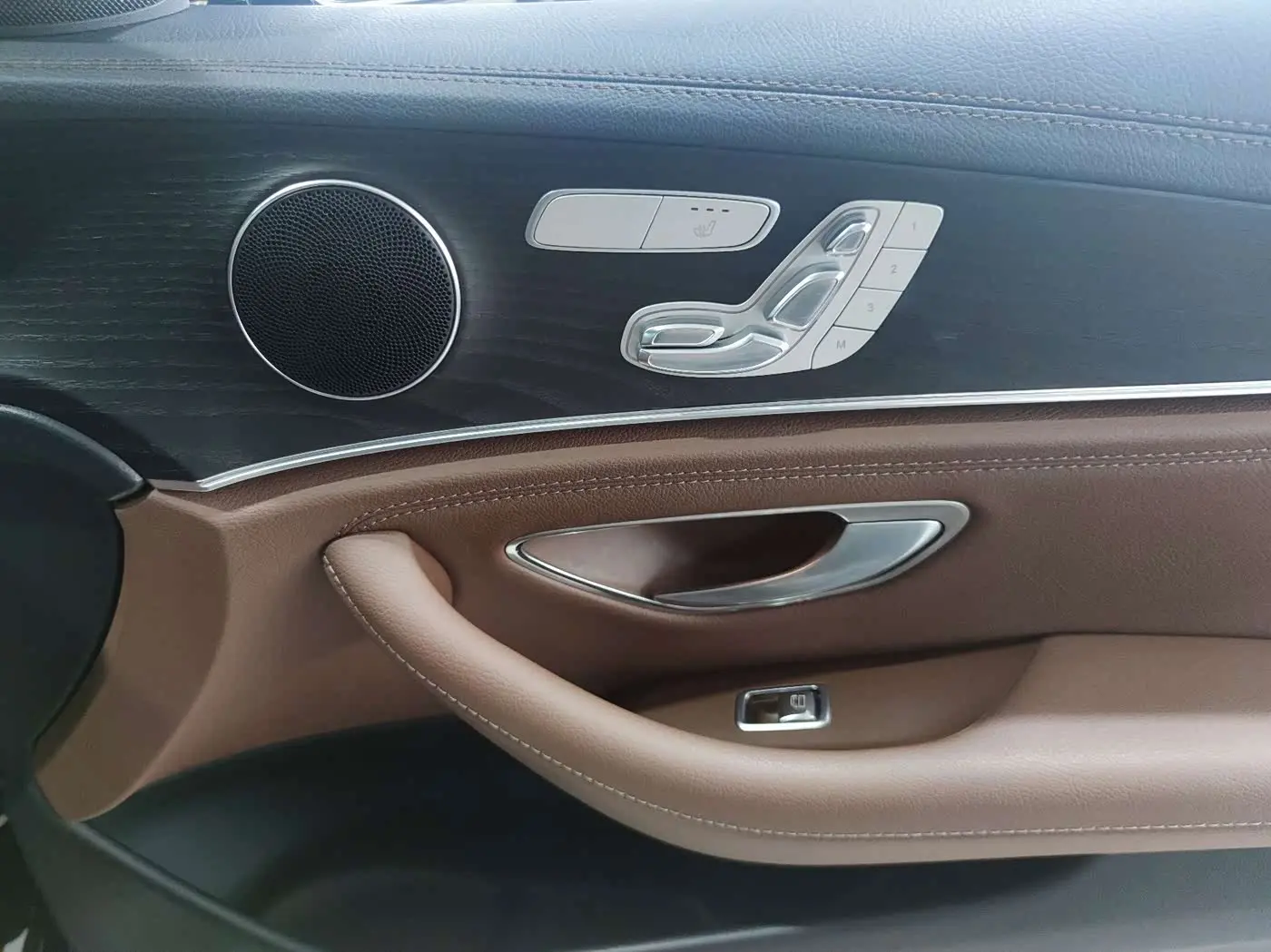 Mercedes-Benz E-Class 2021 — ფოტო 11/18