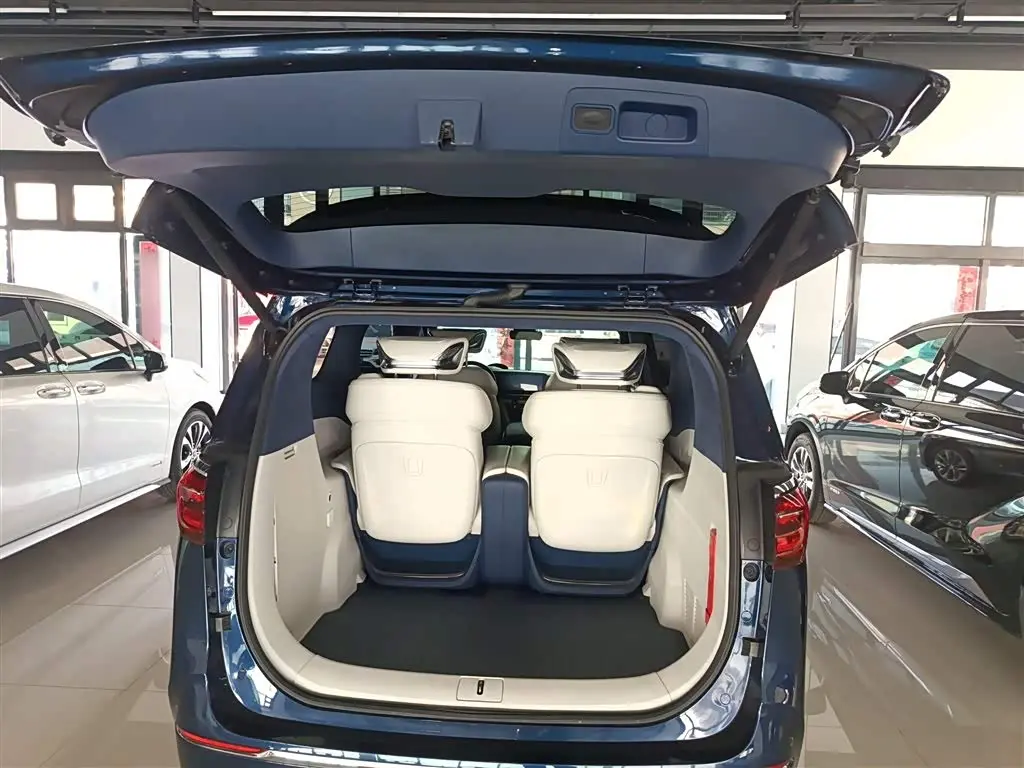Buick GL8 2022 — Photo 19/20