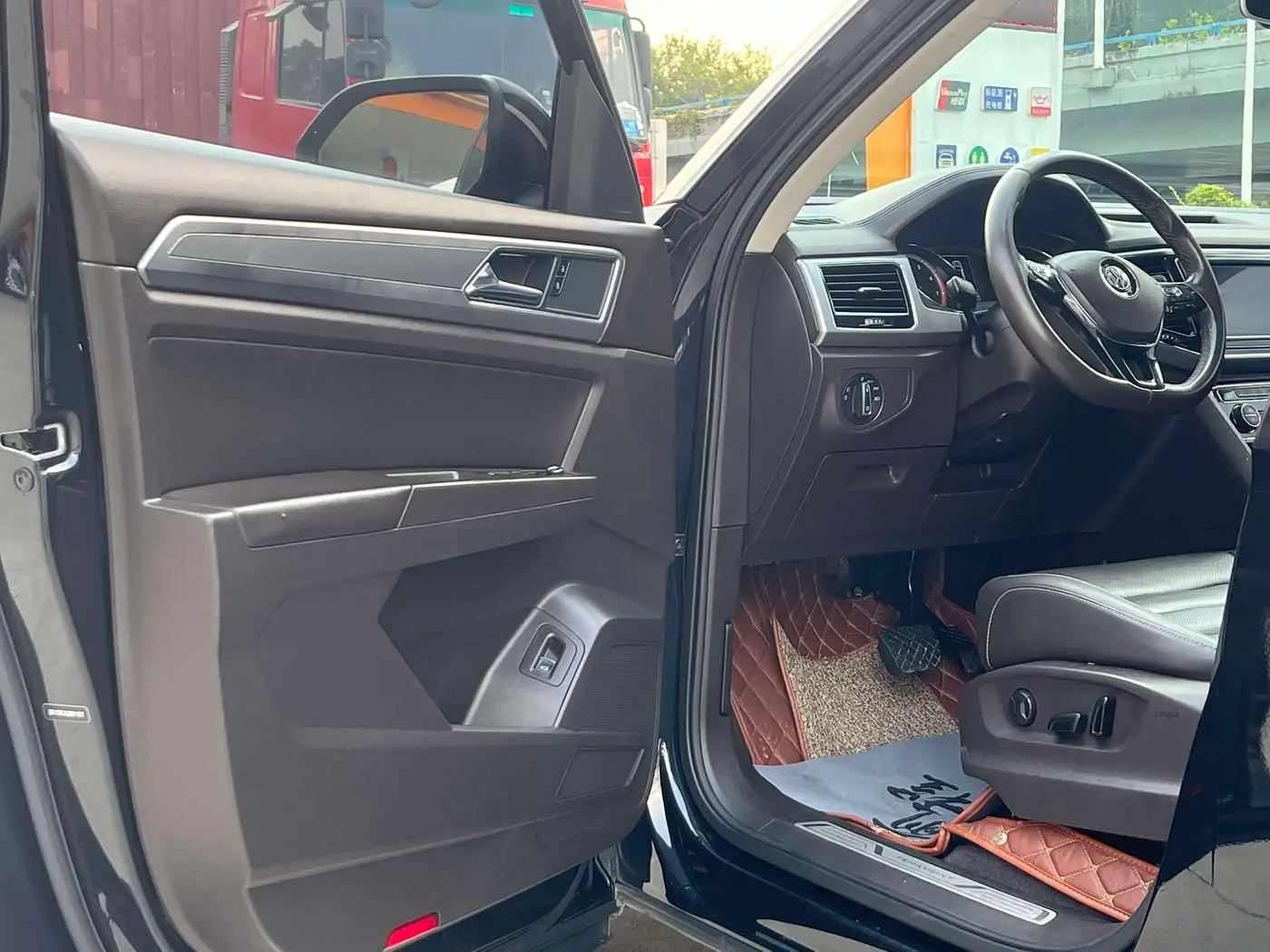 Volkswagen Teramont 2018 — ფოტო 15/20