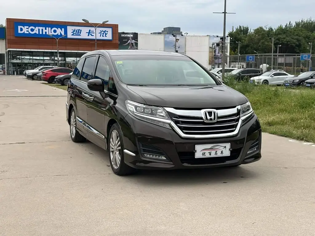 Honda Elysion 2018 — Фото 3/20