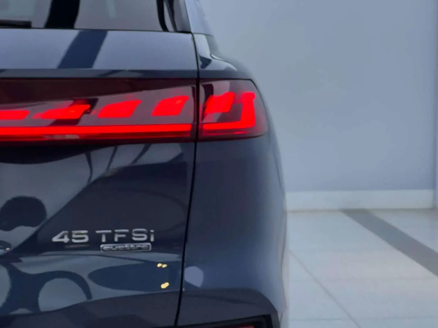 Audi Q6 2022 — Şəkil 6/9