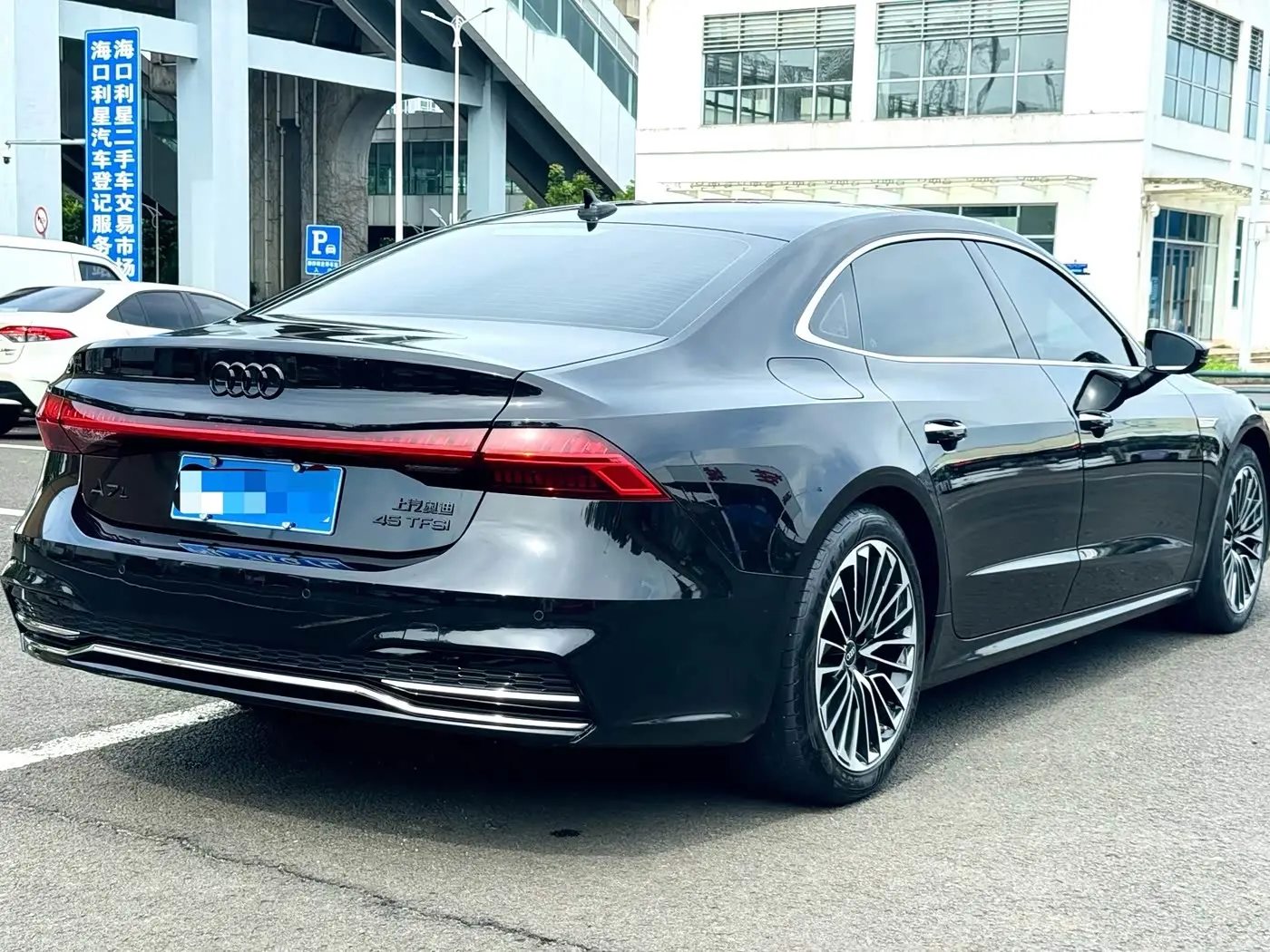 Audi A7L 2024 — Фото 4/9