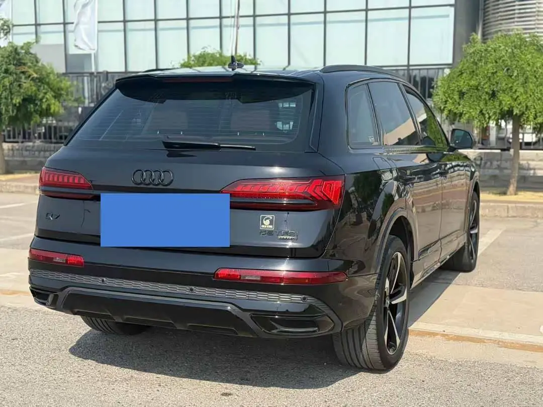 Audi Q7 2020 — Photo 4/9