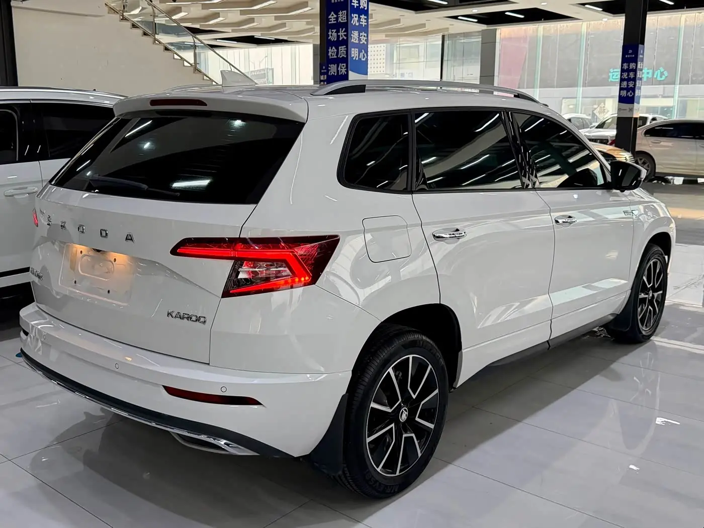 Škoda Karoq 2023 — Photo 13/17