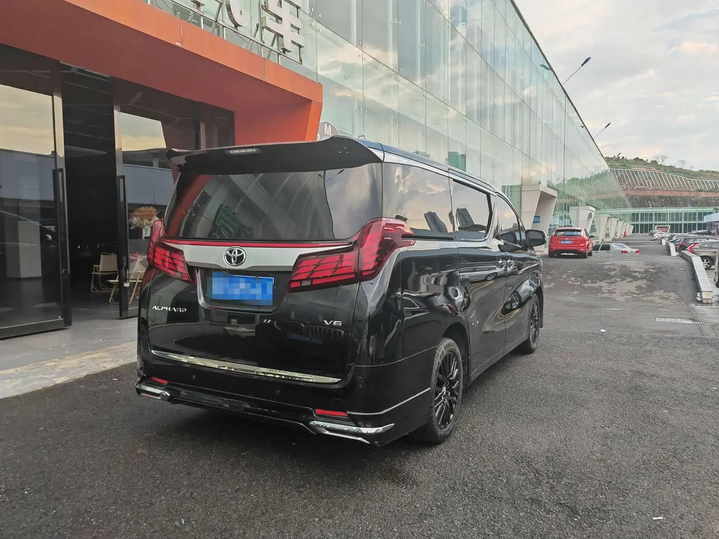 Toyota Alphard 2017 — Фото 4/20