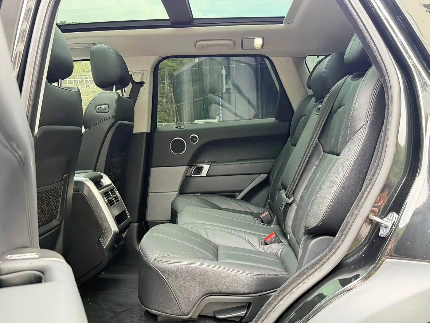 Land Rover Range Rover Sport 2017 — Photo 11/19
