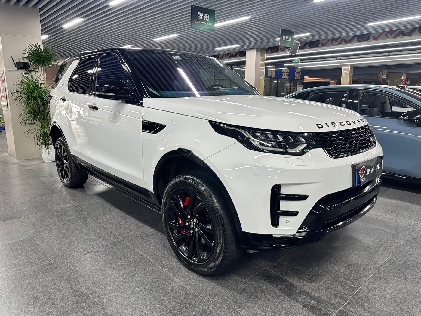 Land Rover Discovery 2020 — Photo 3/17