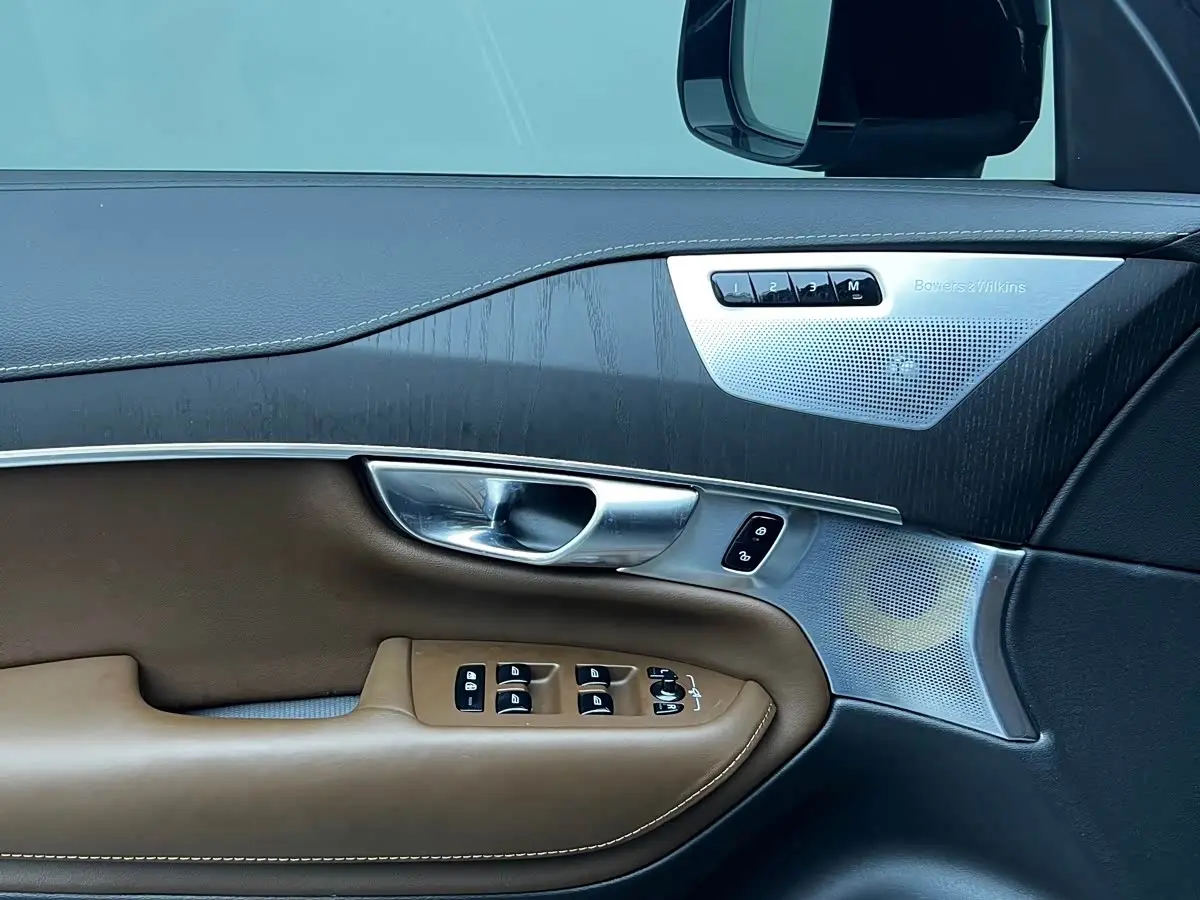 Volvo XC90 2020 — ფოტო 20/20