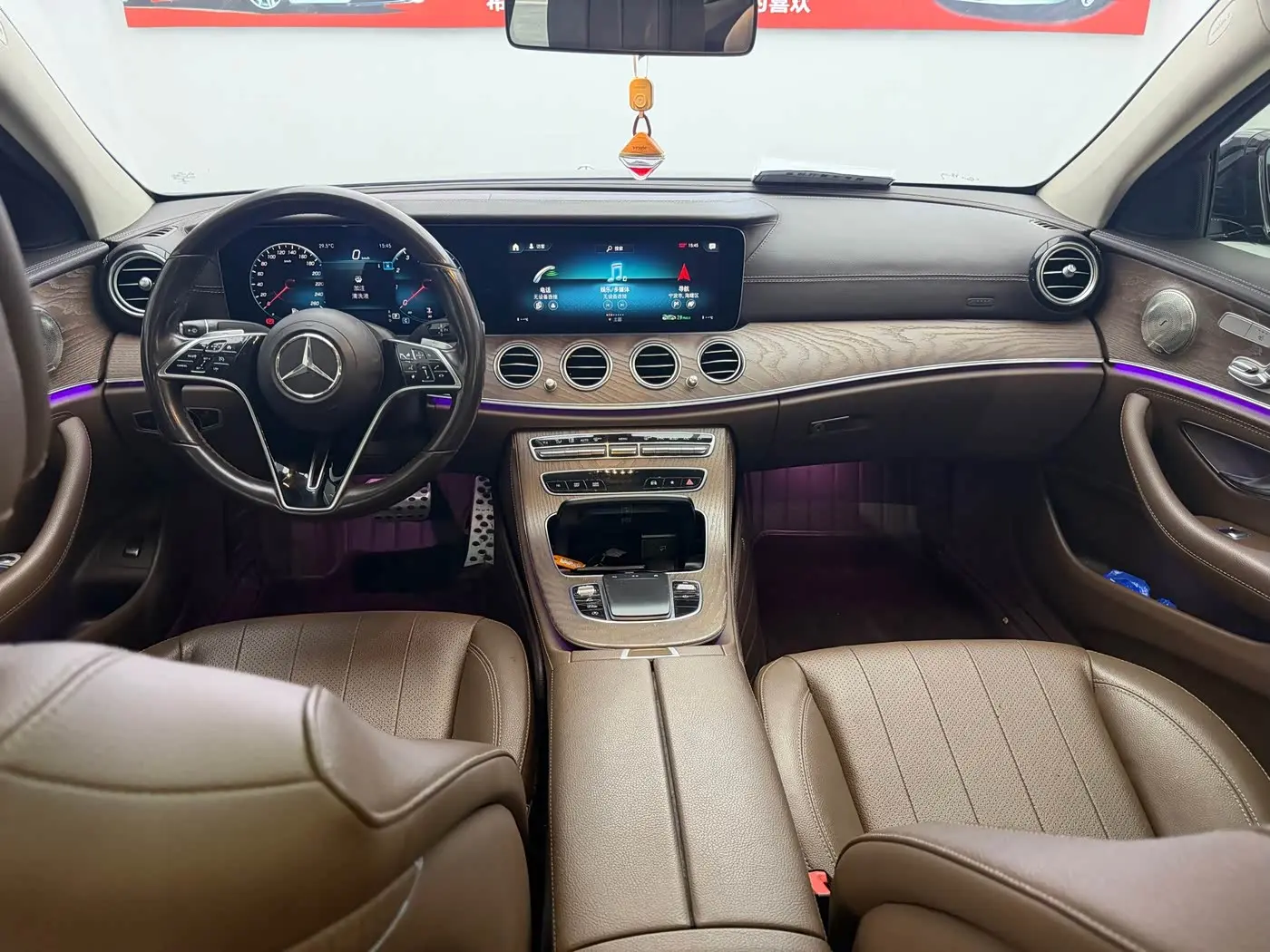 Mercedes-Benz E-Class 2022 — Photo 14/18