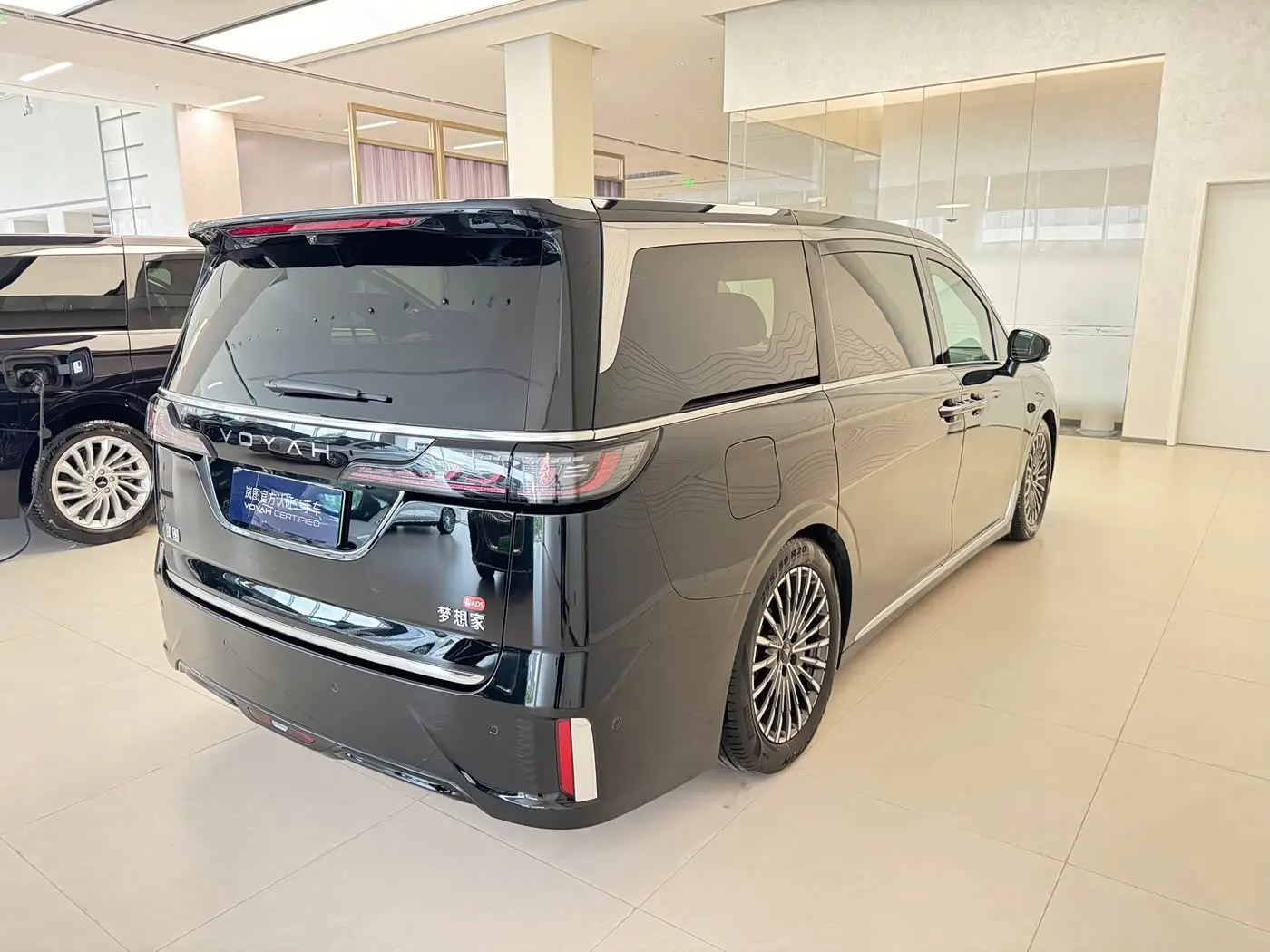 Voyah Auto Voyah Dreamer 2025 — Photo 4/12