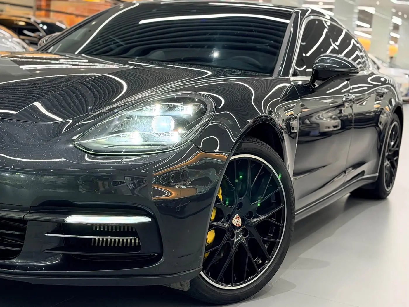 Porsche Panamera 2020 — Фото 13/18