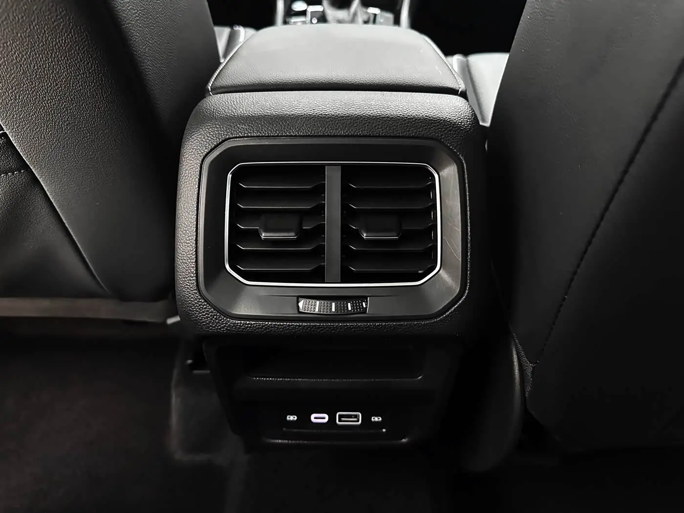 Volkswagen Tiguan L 2022 — Фото 17/20