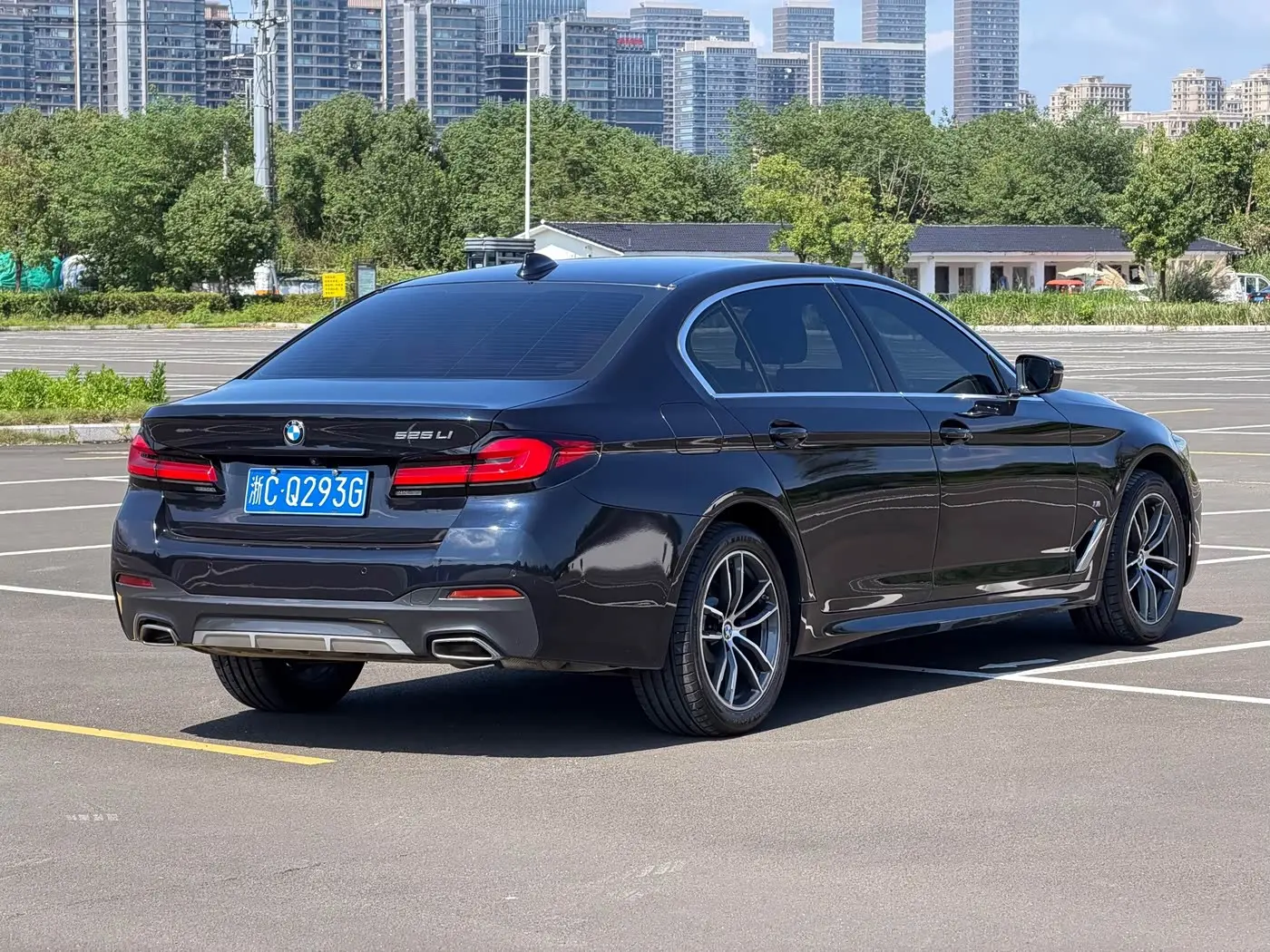 BMW 5 Series 2021 — Şəkil 12/12