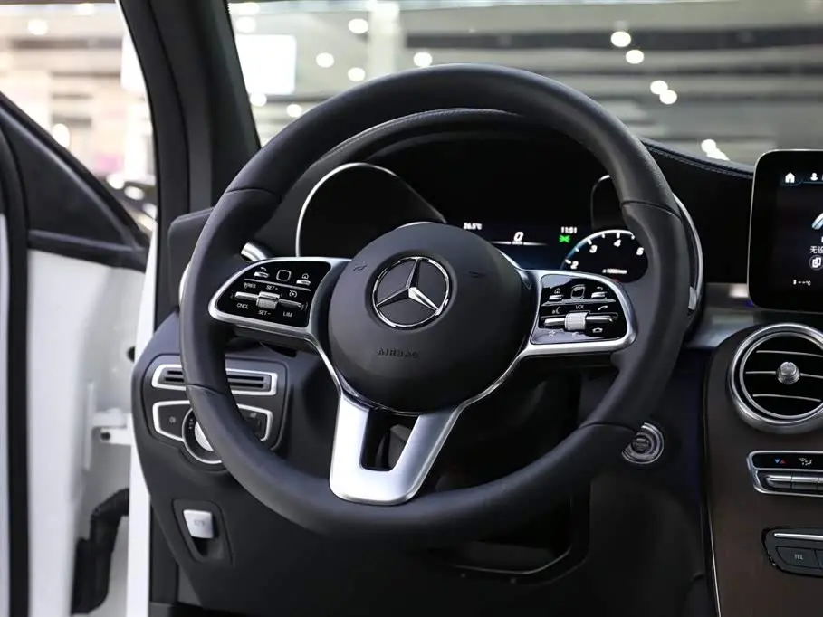 Mercedes-Benz GLC 2023 — Photo 11/20