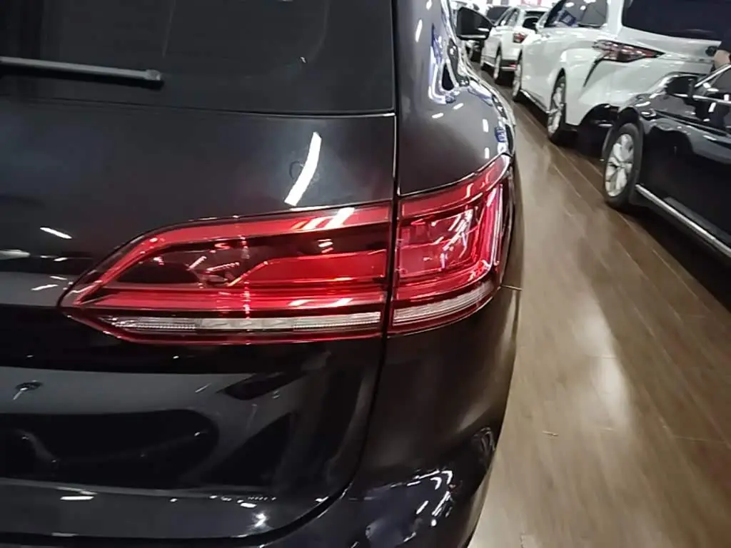 Volkswagen Touareg 2019 — Şəkil 8/20