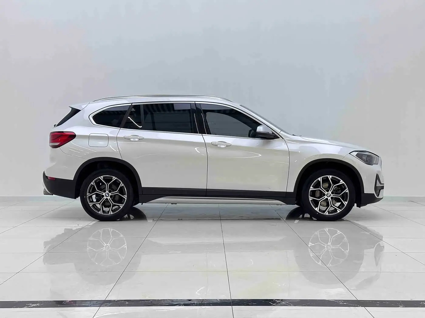 BMW X1 2023 — Şəkil 5/9